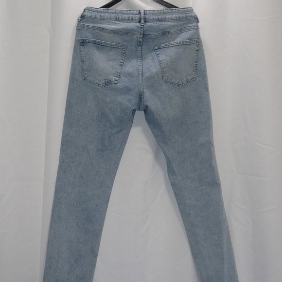 H&M Light Washed Jeans Original Fit - Picture 2 of 2